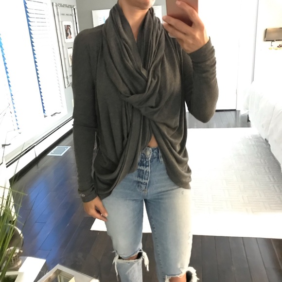 ALO Yoga Tops - ALO gray long sleeves wrap shirt